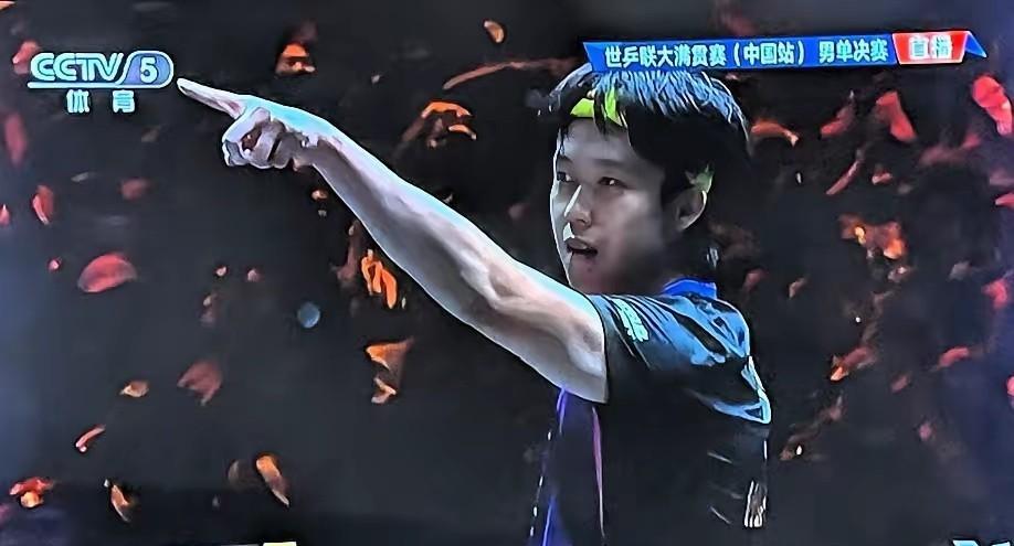 为什么巴奥之后队友开始叫他头哥，因为他真的做到了哥的样子。他能带着一群弟弟往前冲