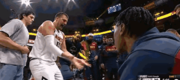 当佛系遇上疯批：约基奇输掉MVP，却赢走了篮球世界的真心！谁能想到，NBA的MV