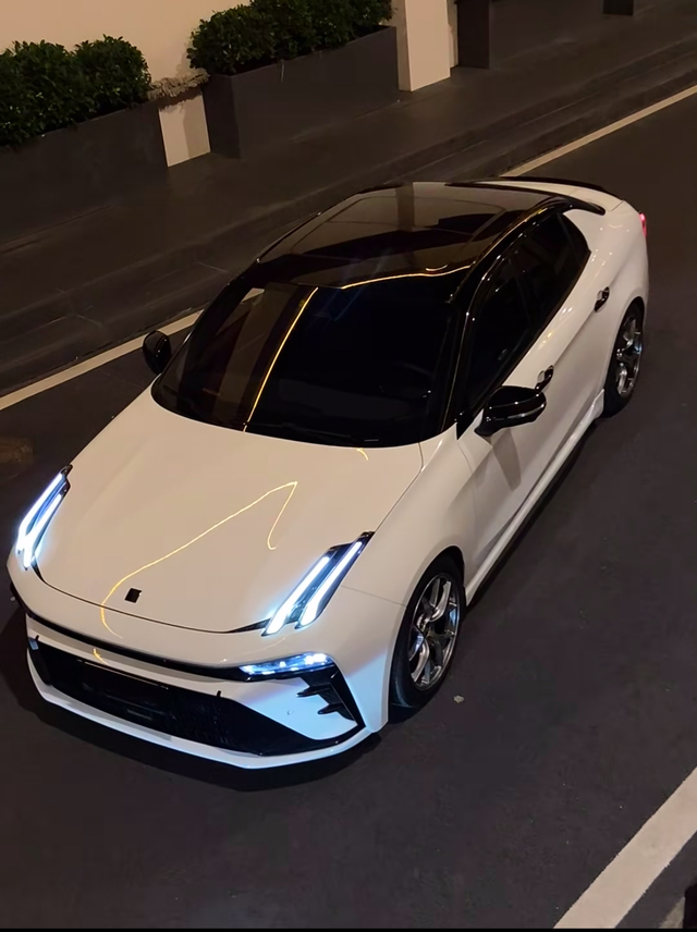 领克03一个月花多少油费哇
我现在每天通勤来回一个小时，一个月油钱大概要800-