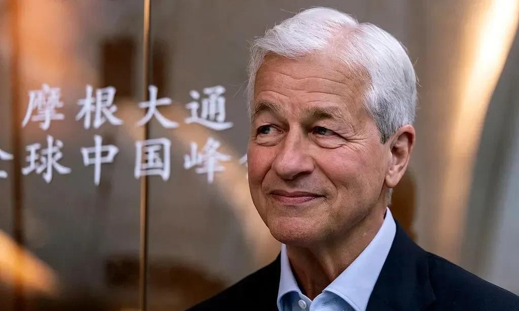 5月30日，美国戴蒙直言不讳地说：
一、美国真正应该担心的不是中国。
二、美国真