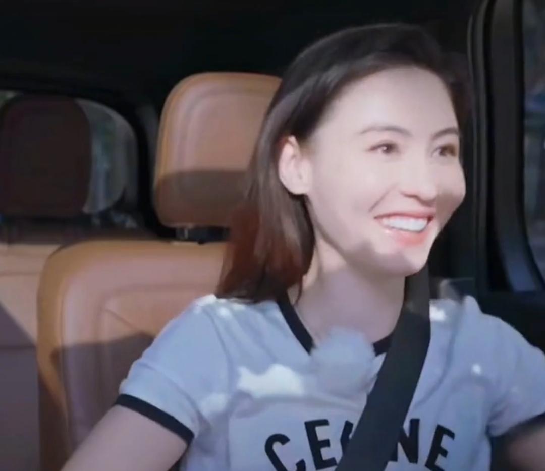 张柏芝真的太漂亮了，她真的不老不说 还保留了之前的港味 特别有感觉，真的很美，爱