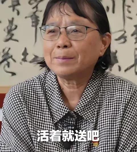 泪目！张桂梅又要送考啦！
在央视采访里，被问到今年还送不送考时，她一句话就让网友