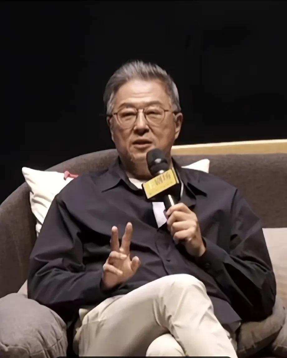 王伟忠终于肯开口再提大小S！歌唱的比普通还要再普通一点！明明没有什么观众，却非常