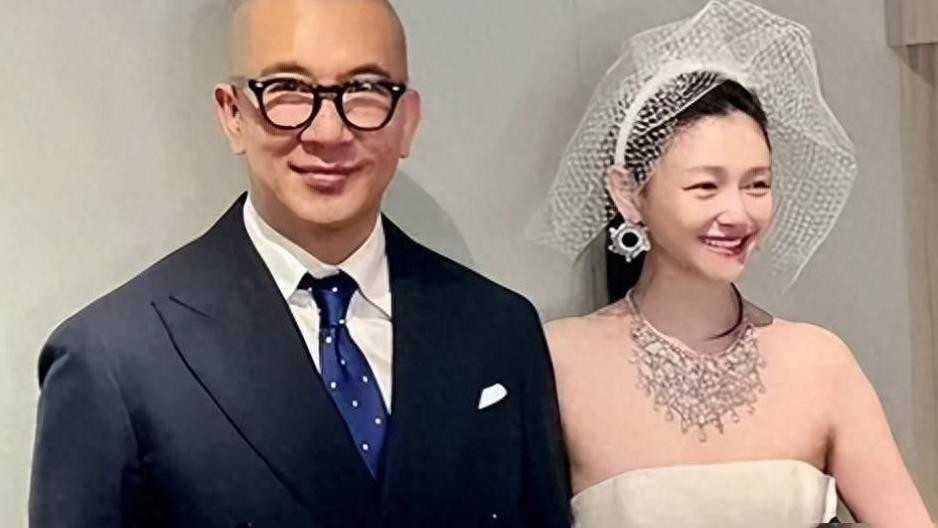 具俊晔落泪、S妈悲痛，大S下葬后汪小菲成最大赢家