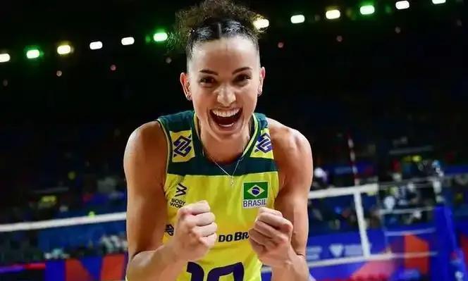 两大16强对手火拼，法国2-1领先巴西，中国女排不可轻敌！
       女排世