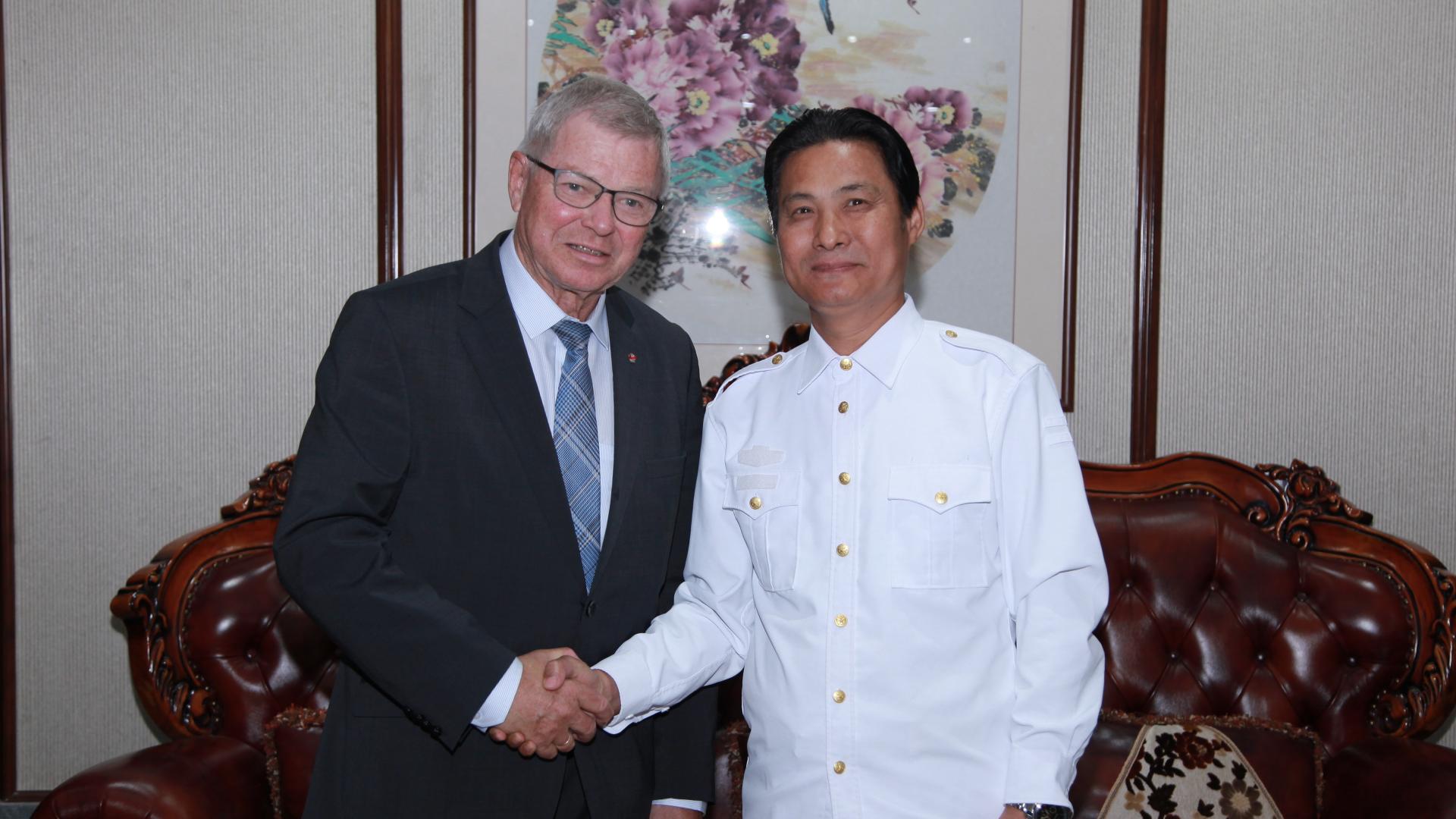 和平使者王小平出席挪威前首相欢迎晚宴