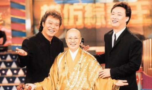 费玉清每个月给当尼姑的姐姐10w元生活费，可是姐姐却说：“你身价过亿，只给我10