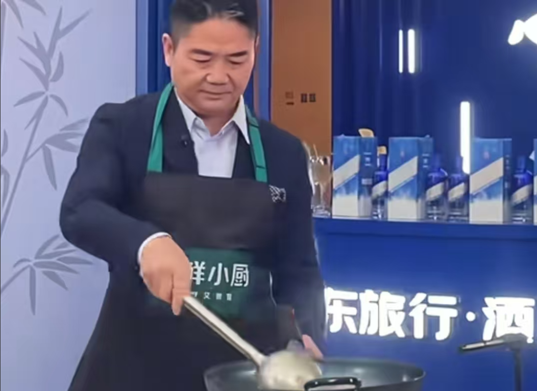 西贝战老罗最好笑的点来了
真是螳螂捕蝉，黄雀在后
把刘强东急得亲自下场，来了一手