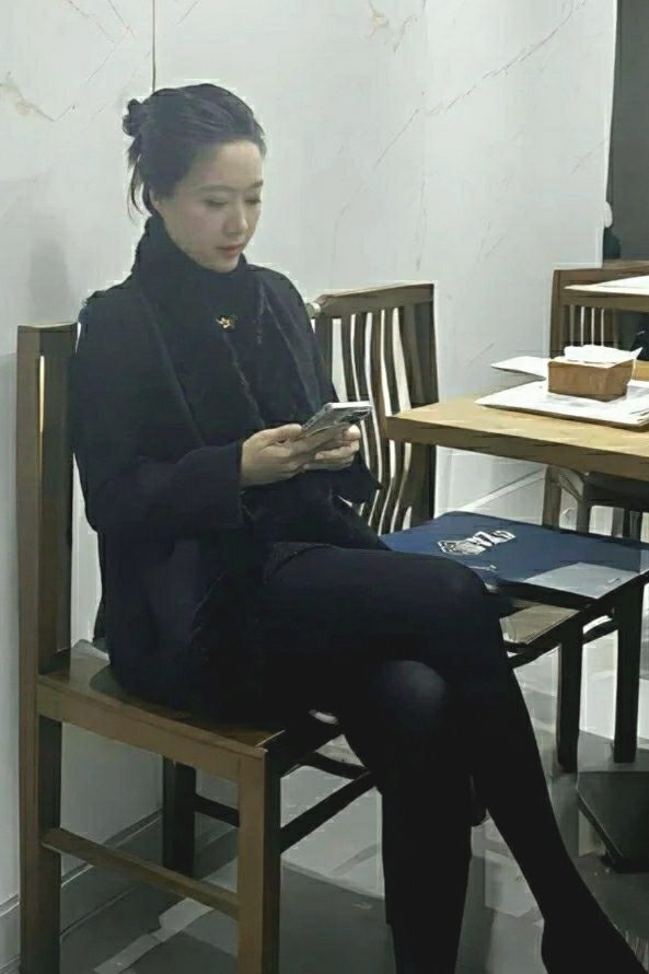 绝对是正经人，不像风月场所出来的，没这气质