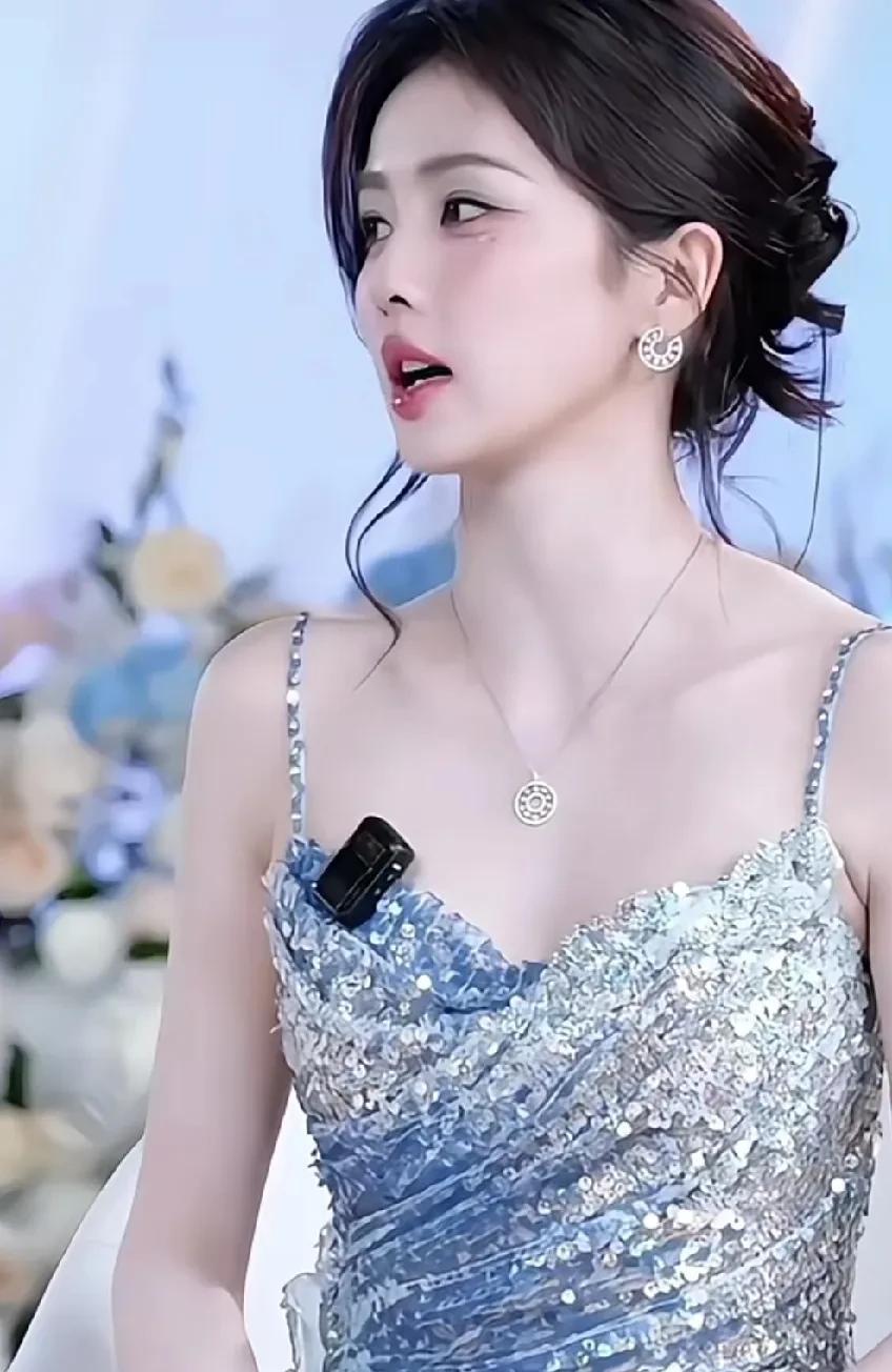 #白鹿# 超拼的白鹿，连自己都觉得不可思议！
白鹿：“临江仙是我今年应该最后一步