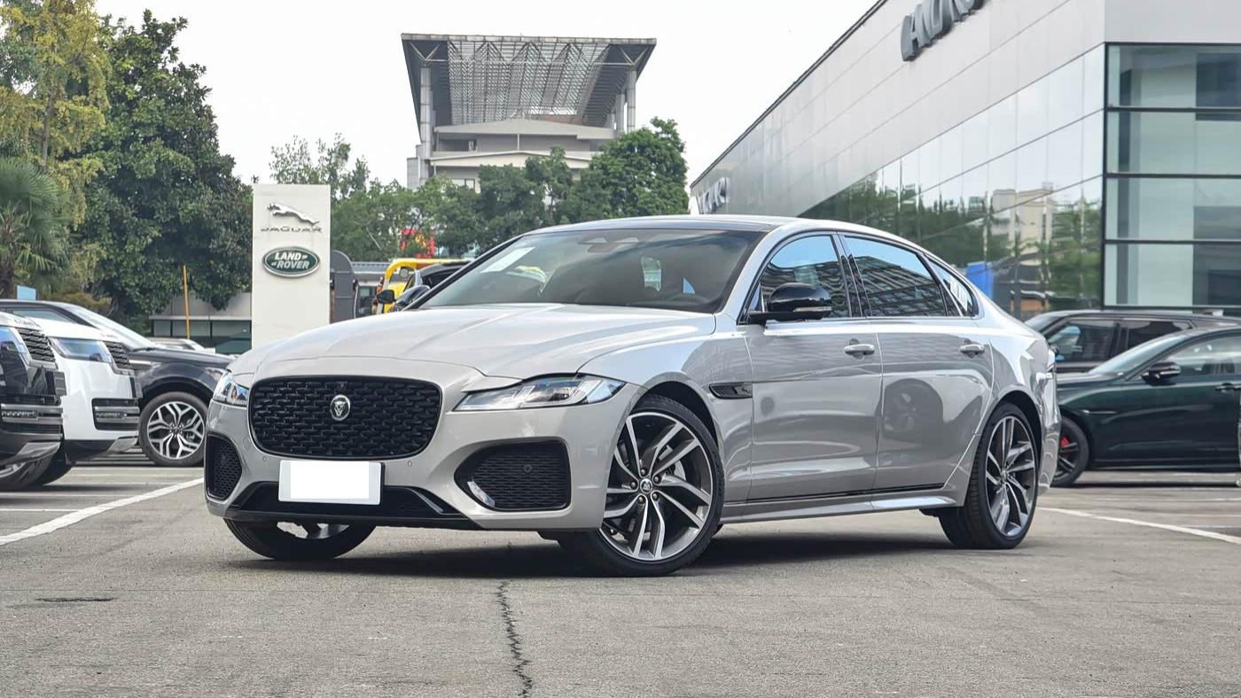 捷豹这款中大型车，车长超5米1，优惠后23.98万起，搭载2.0T+8AT