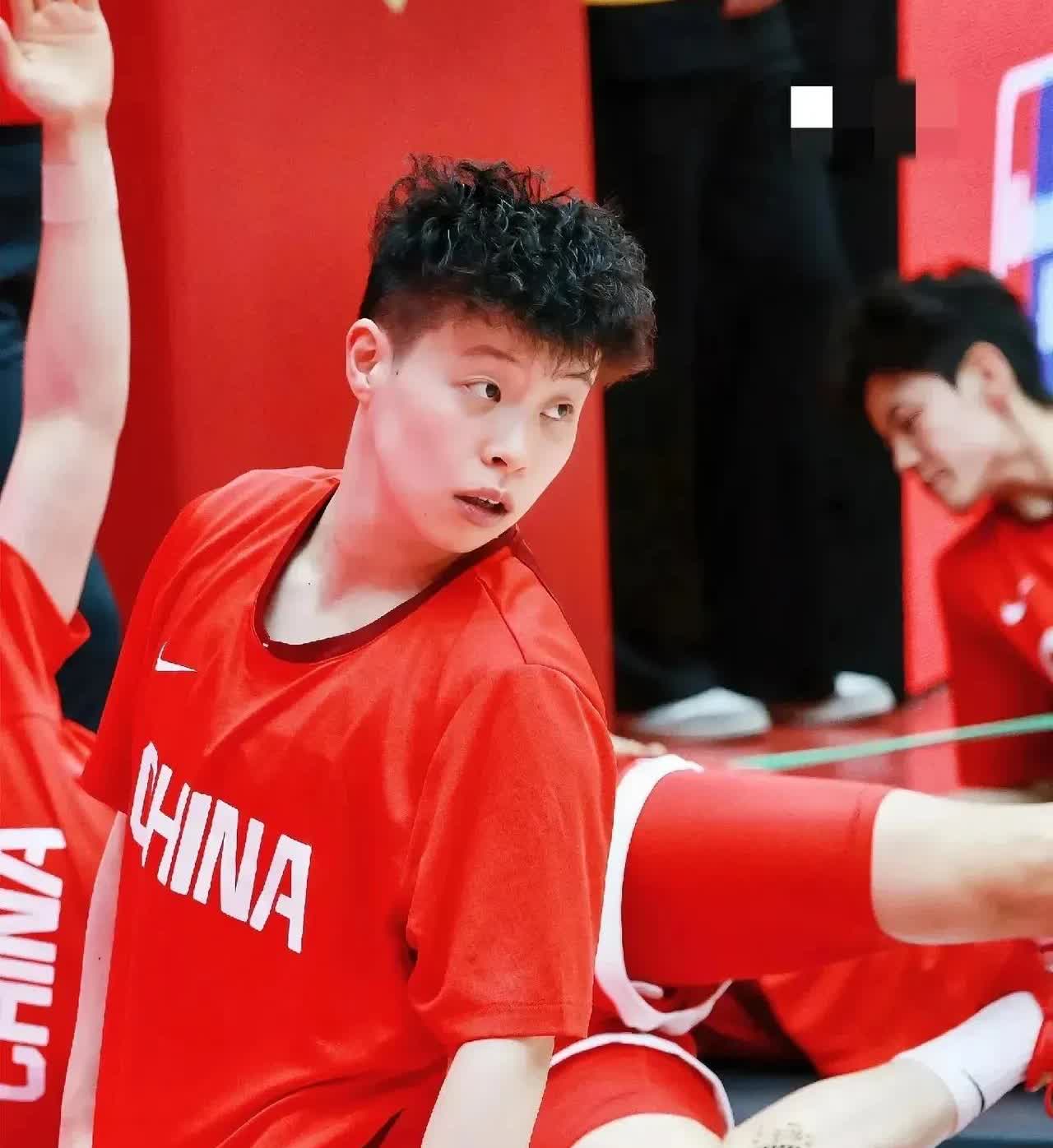 宫鲁鸣最害怕的事情还是来了!

宫鲁鸣最担心的事情发生在了李缘身上，首发控卫
