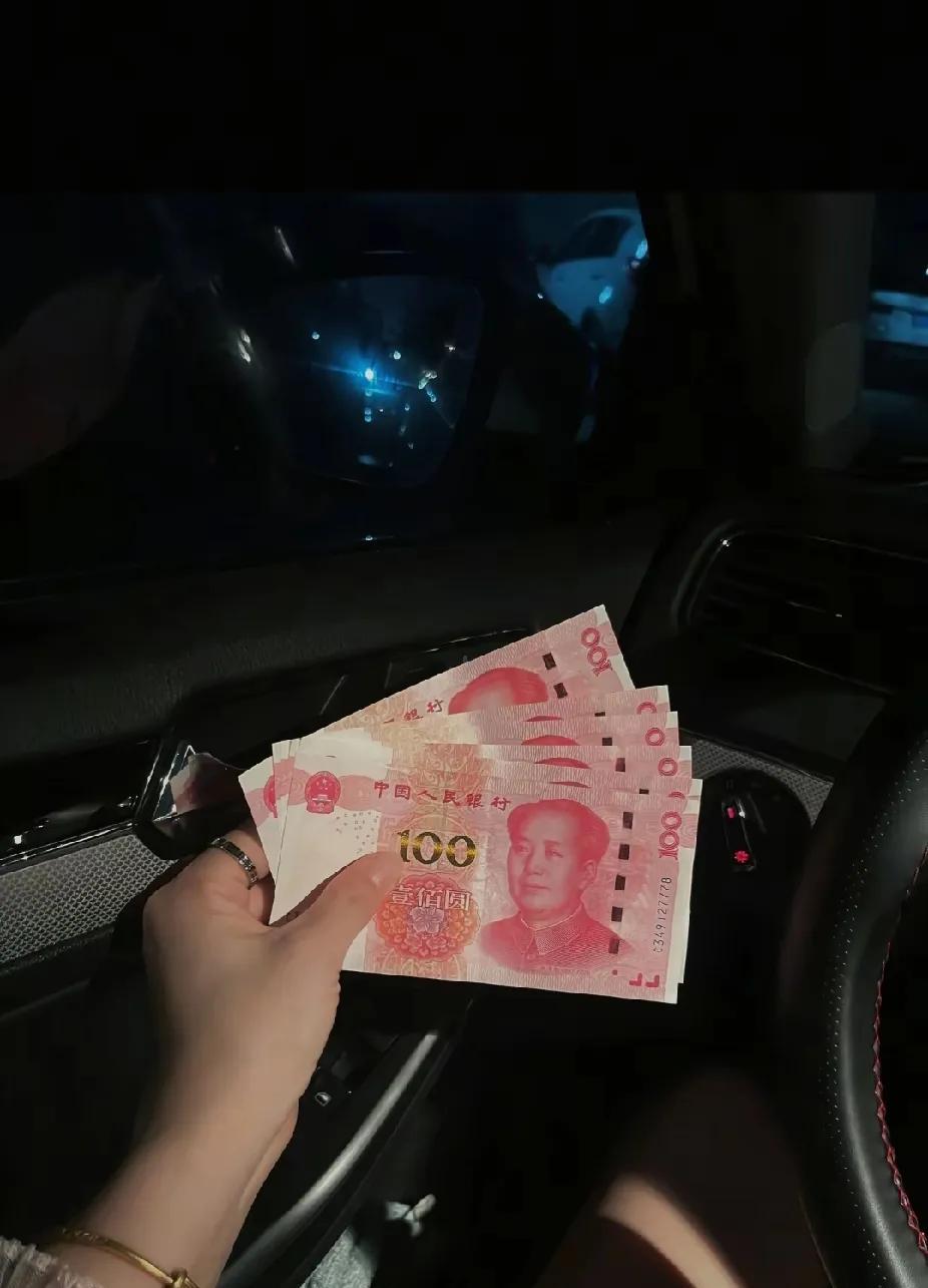 我知道
我只是你的其中一个
自从认识了你，
才知道什么是等待。
自从爱上了你，