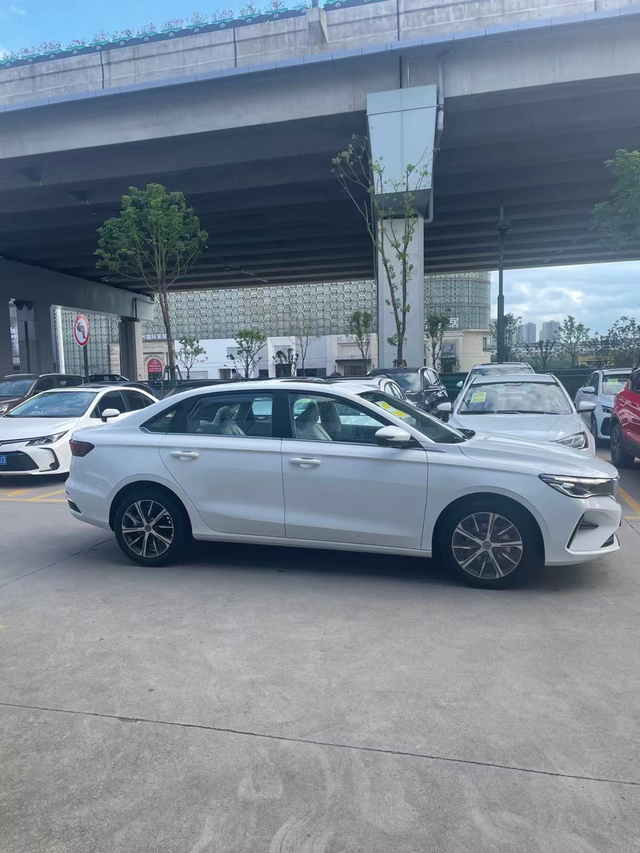 帝豪4的油耗高吗
新手上路，刚提车19个全市区路况跑了300多公里现在6.9个还