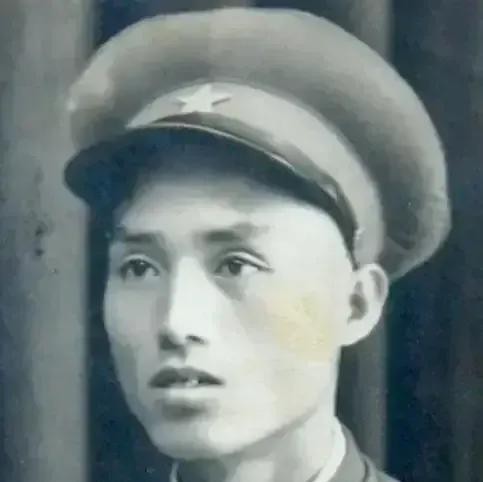 1942年，赵培宪被俘，日军捆住他的双手，把他押到训练场给新兵练刺刀，但被赵培宪