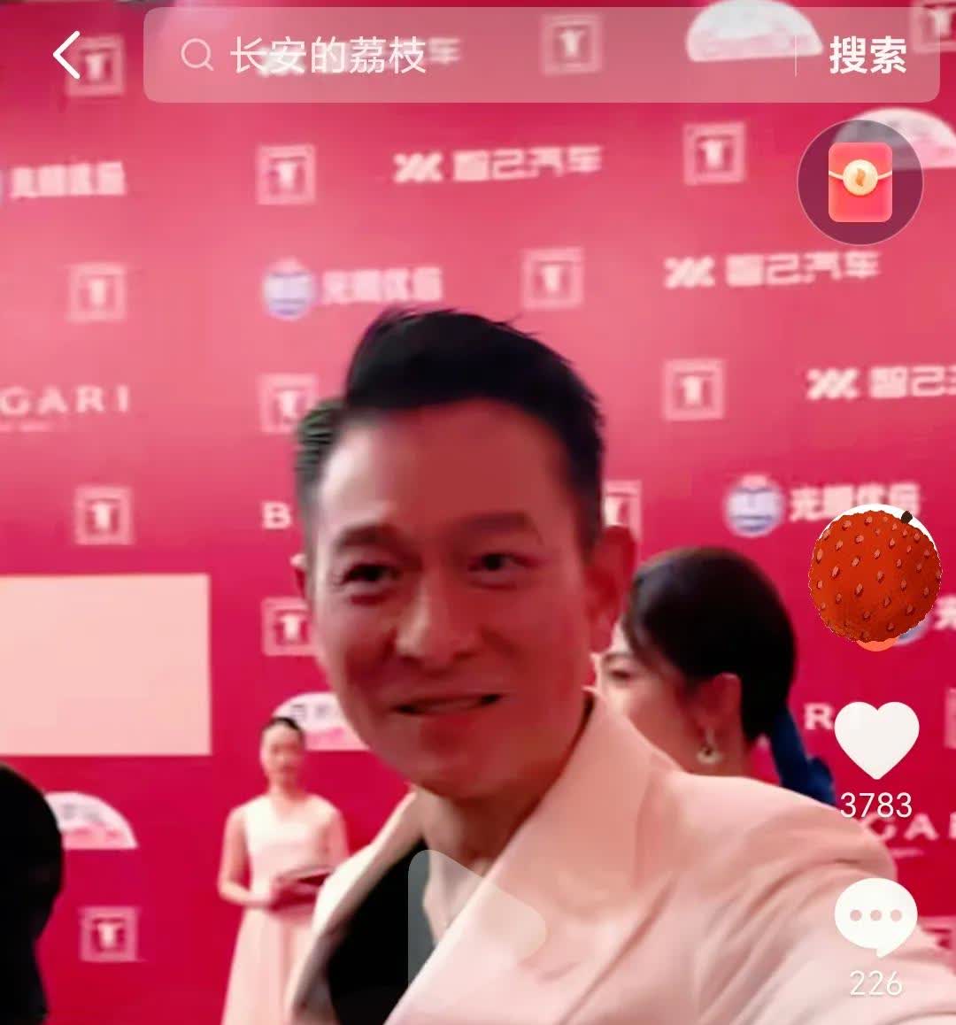 越来越搞不懂刘德华了！

      都60多岁的人了，

      