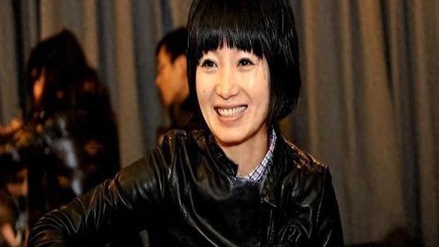 恩师夺初夜，骗堕胎！春晚女神至今无人敢娶