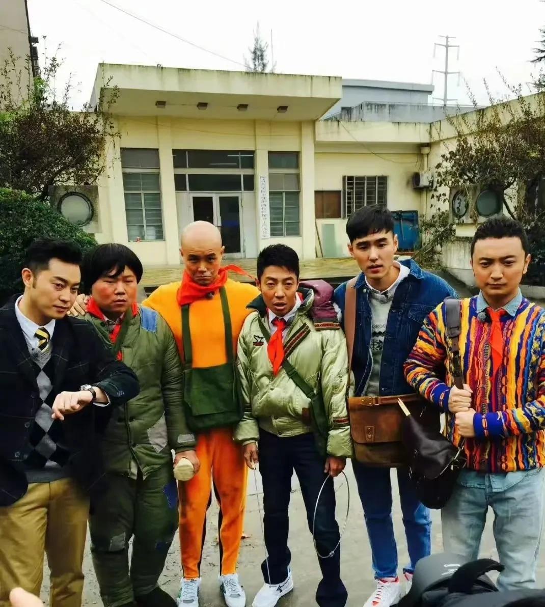47岁的沙溢晒出《了不起的挑战》老照片，当年撒贝宁、岳云鹏这些老伙计全凑齐了！沙