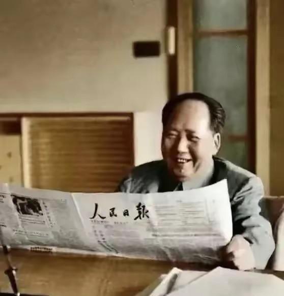 刷到毛主席，可不能划过去！
点上小红心[心][心]，保佑你从今往后顺顺当当！说一