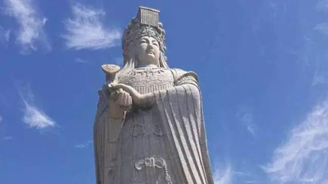 妈祖林默八字赏析：五行俱足大贵格，官偏印相生而救人无数