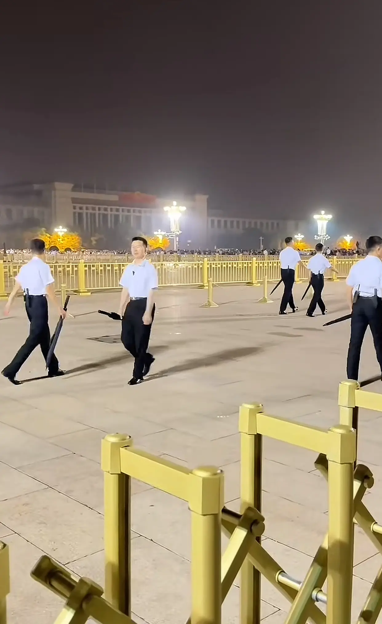 他们是干啥的啊，有人知道吗？