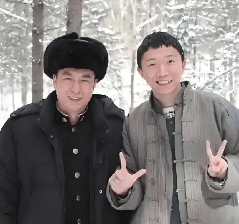 电视剧《归队》口碑爆棚，这回张嘉译可要激动的睡不着了，他是怎么也没想到自己当年在