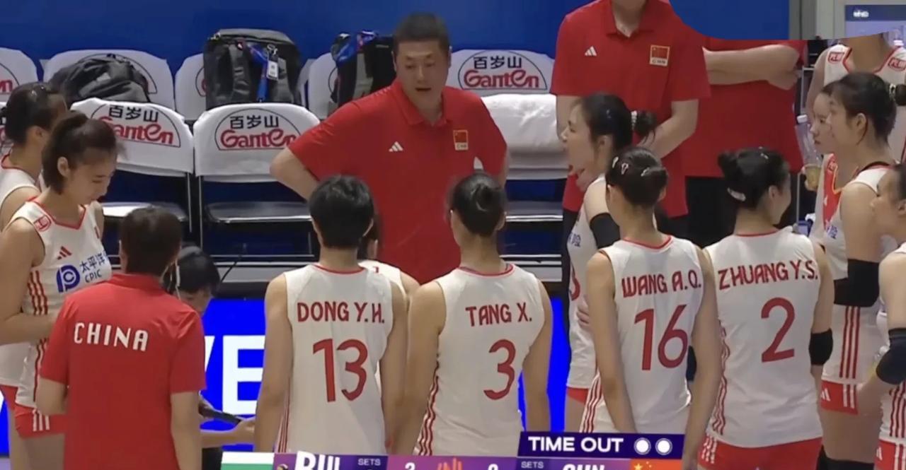 中国女排vs保加利亚女排：前两局1-1
北京时间6月19日晚上20点30分，世界