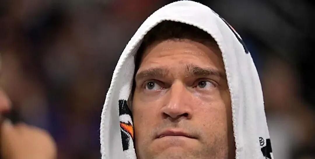 37岁的大洛佩斯，油箱里可能真的没有油了，上赛季表现的还行，但来到新球队直接拉胯