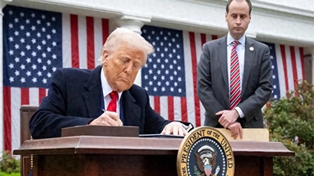 特朗普执政100天，放话要管理世界！中国绝不妥协退缩，要重开一桌？