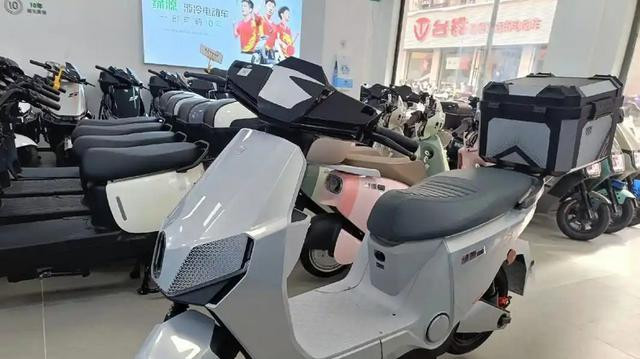 绿源液冷电机质保10年，为什么雅迪、爱玛却不用？不只是为了面子