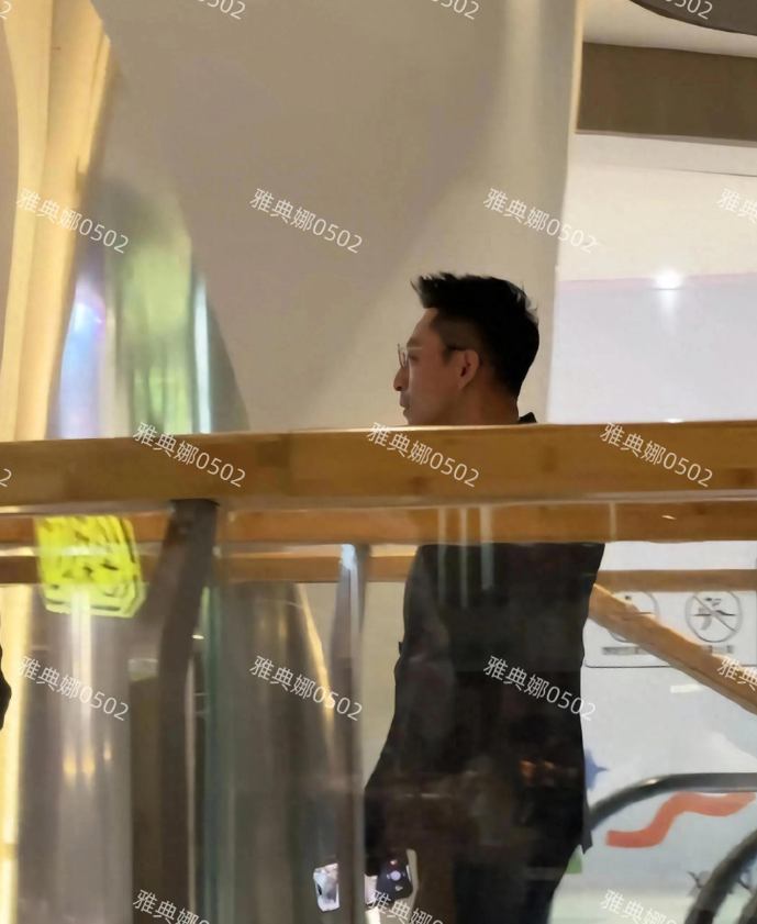 上海新天地偶遇汪小菲和台湾网红陈馆长，很好奇他俩为啥会在一起