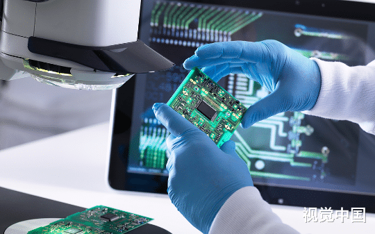 我的锐芯科技是洛川市第一家芯片上市公司，庆功宴上，市长带人破门而入： 你被捕了，企业由国资委接手