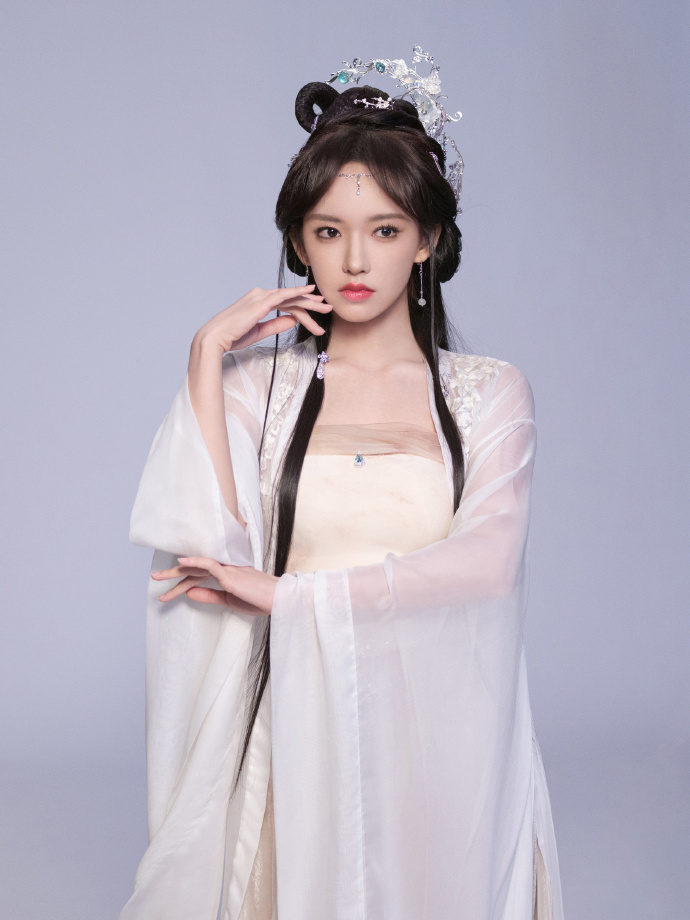 程潇长得很美，但是总是面露凶相怎么回事？