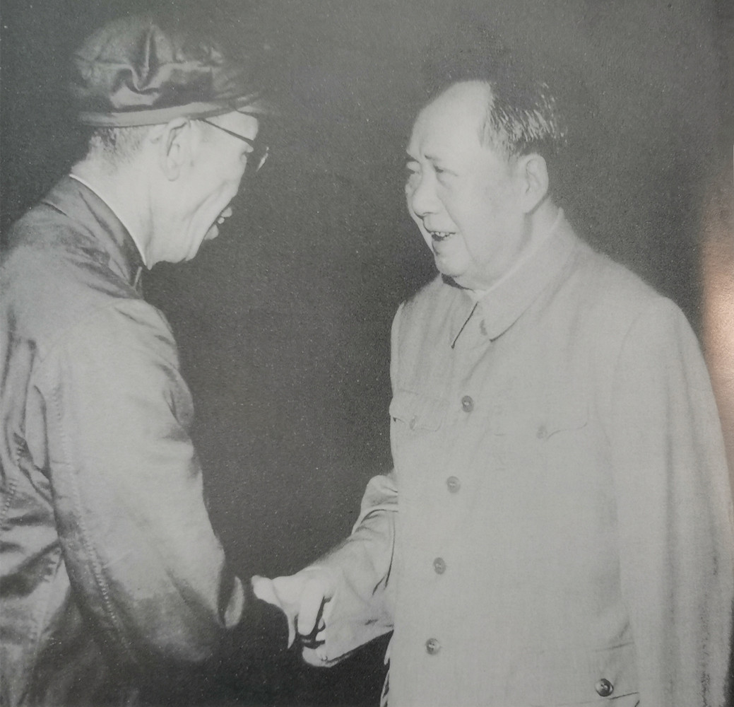 毛主席接见成都军区司令员梁兴初，问道，你去过西藏吗？梁兴初诚惶诚恐地回答说，还没
