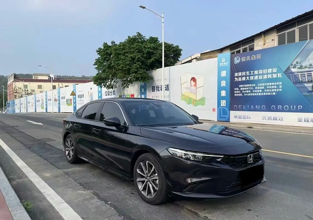 手动才是灵魂！
订了半年的两箱手动没订到，刚好遇到一个手动三箱，还是妥协了。两箱