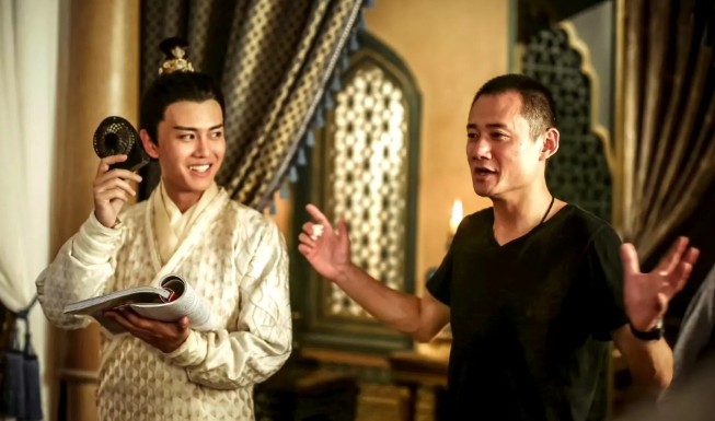 当年慧眼识珠的导演，
和不负众望的任嘉伦，
一起创造了《大唐荣耀》的经典，
都是