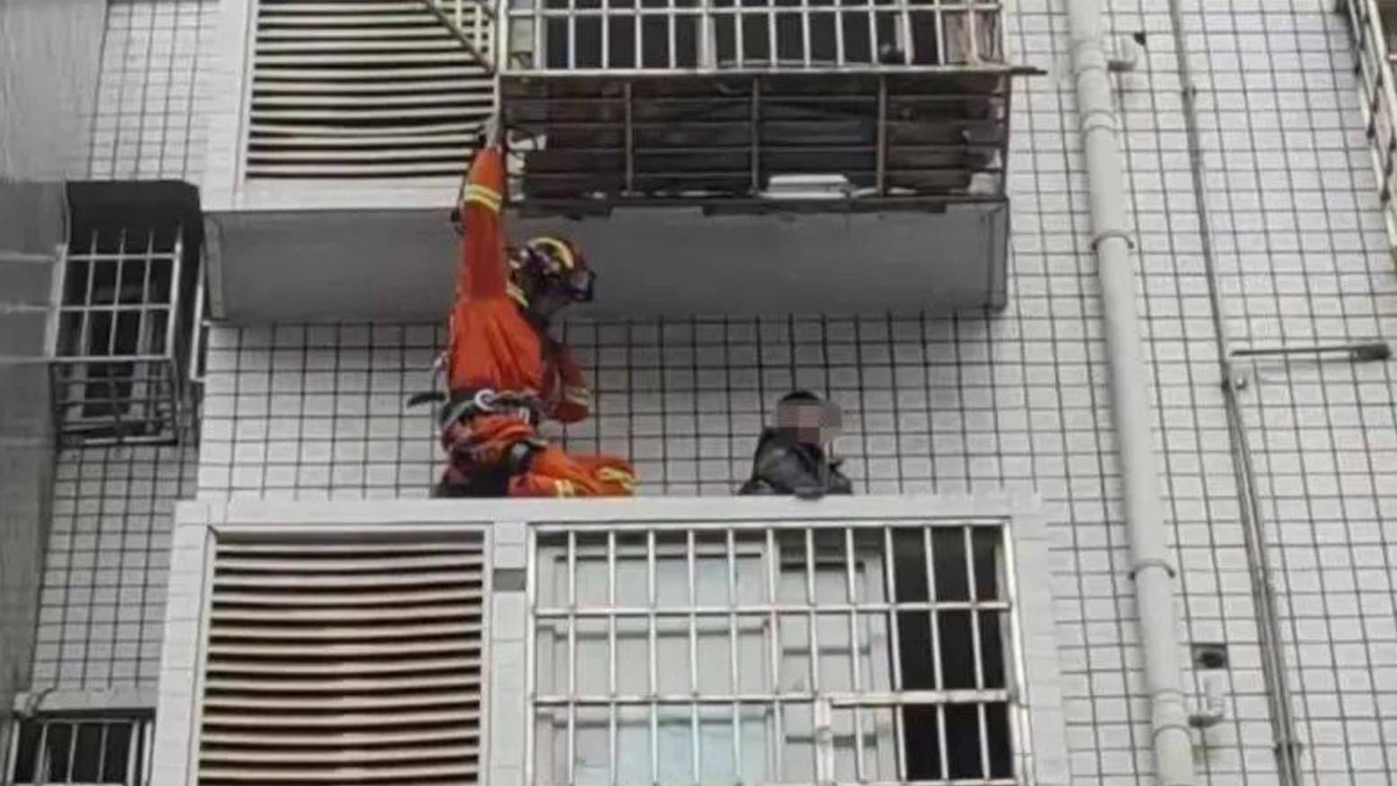 武汉一11岁男孩坠楼：聚焦家长责任，关注孩子安全