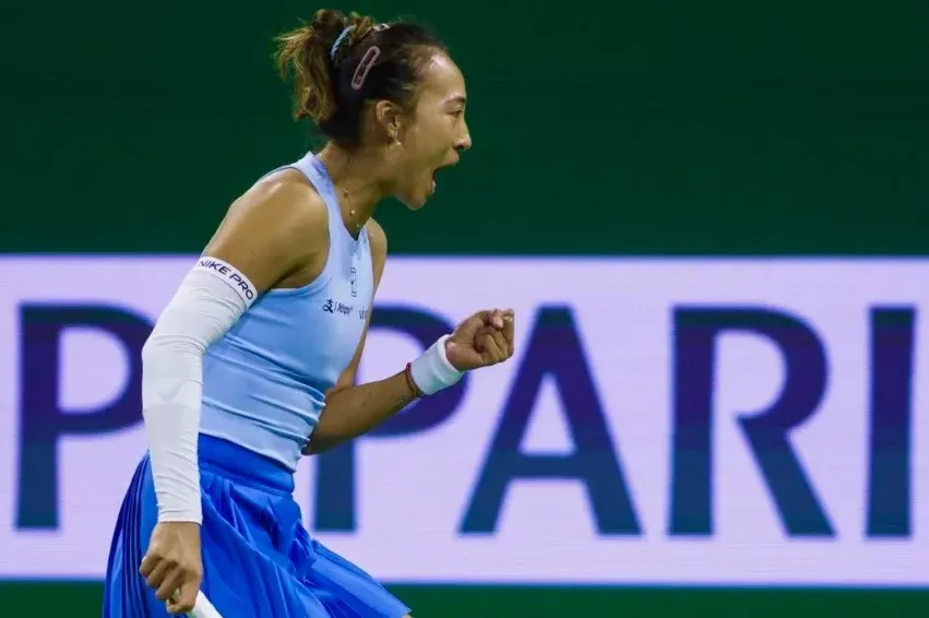 熬夜看网球🎾！小郑对丝袜！
两个3:6，小郑憾负。没有借口，就是打不过啊！
在