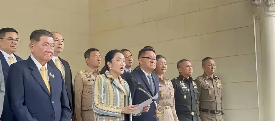 泰国怒了！要对柬埔寨下狠手了！











标题：泰国怒了 要和柬埔寨
