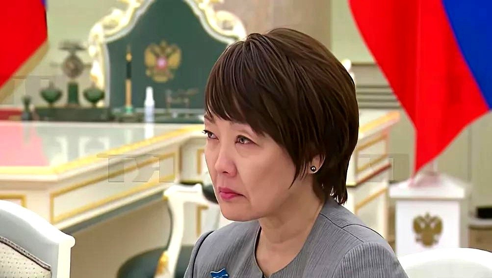 普京为啥哭着见安倍老婆？











---











谁