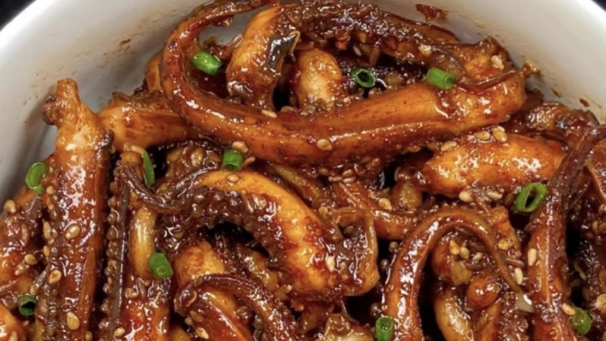 厨房里的烟火小宇宙：孜然鱿鱼须的午夜狂欢