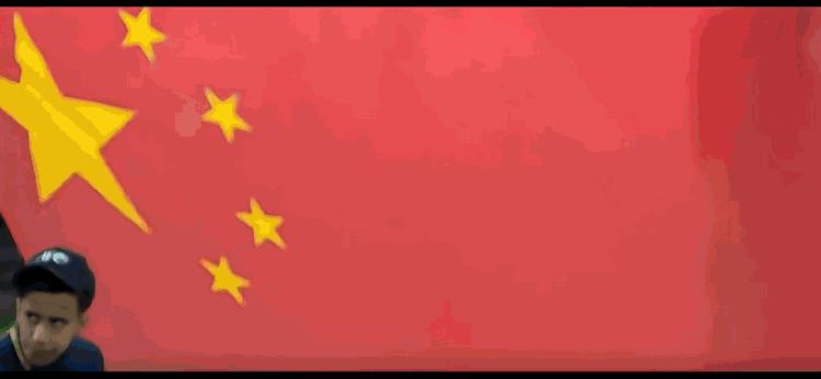 做好人、读好书，踢好球
看看中国U17昨天升国旗奏唱国歌环节，有的孩子在干嘛？教