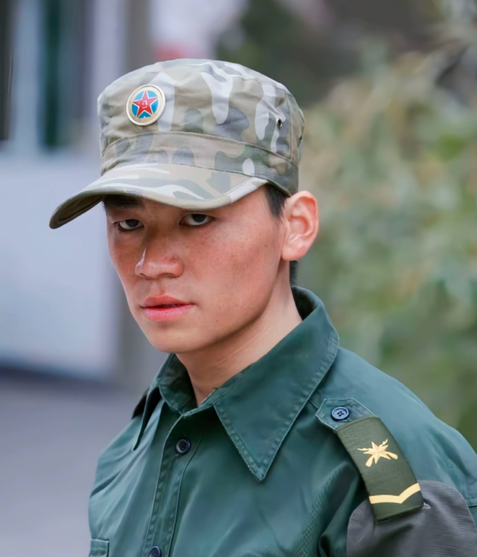 就是因为他给我心中种下一个当兵的种子，完了我就去了武警部队，一干就是五年
