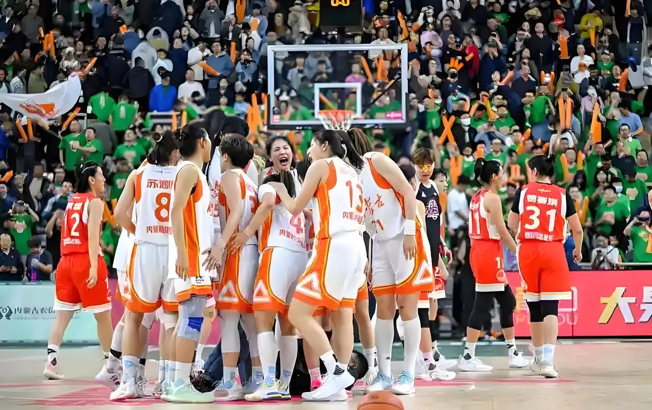 面对老东家，王丽丽会不会手下留情
北京时间3月8日晚，2024/2025WCBA