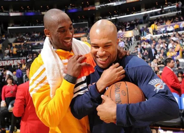 前NBA球员费舍尔更新Ins，晒出一组和科比的合影与球迷分享。
德里克-费舍尔和