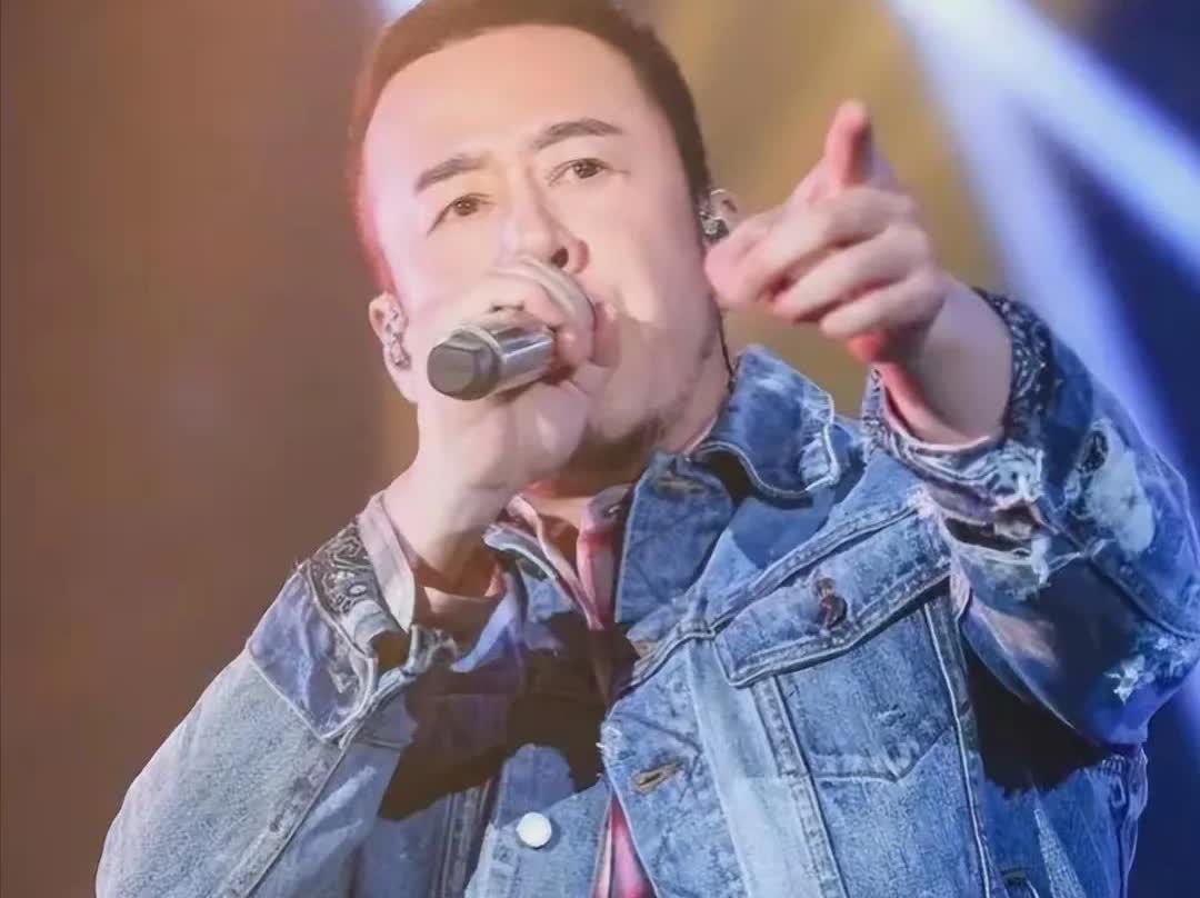杨坤已经没有热度了，他要回到从前，很难哈！