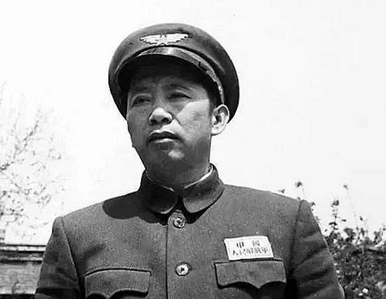 1965年刘亚楼病重，周总理前去探望后悲叹：我不忍心再去看他了。
1965年4月
