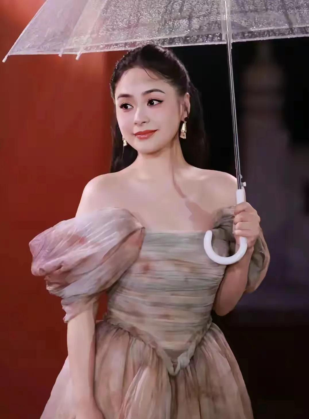 美丽的阿娇，自出道以来，她绝对是万人追的那种女生。可惜自古红颜多薄命，她至今找不