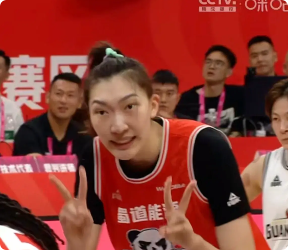 拥有众多国手的四川女篮的接连失利，给中国女篮敲响了警钟！四川女篮的韩旭、李梦、王