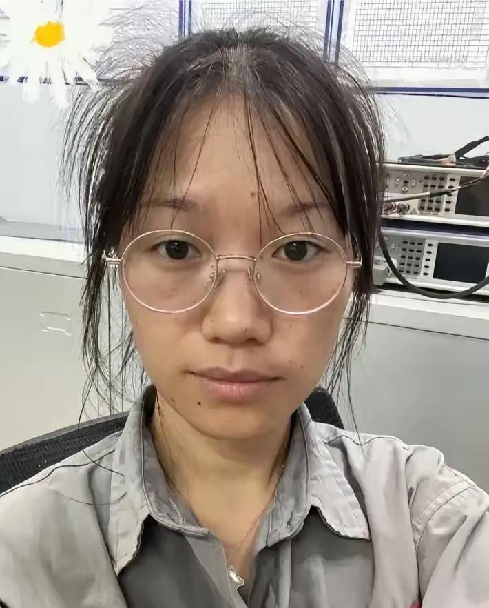 没时间打扮的女孩，你愿意处对象吗？
女孩是甘肃人，26岁了，大学毕业找不到白领工